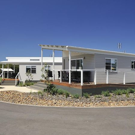 Nrma Stockton Beach Holiday Park Hotel Buitenkant foto