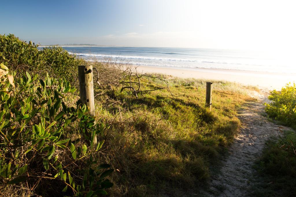 Nrma Stockton Beach Holiday Park Hotel Buitenkant foto