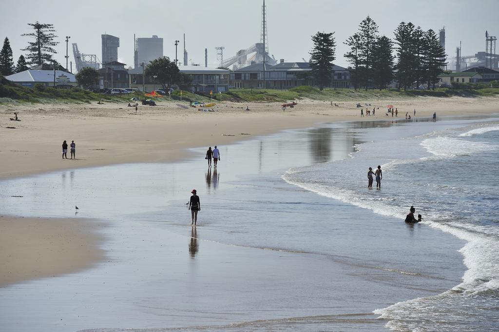 Nrma Stockton Beach Holiday Park Hotel Buitenkant foto