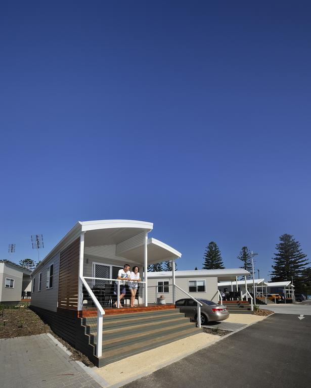 Nrma Stockton Beach Holiday Park Hotel Buitenkant foto